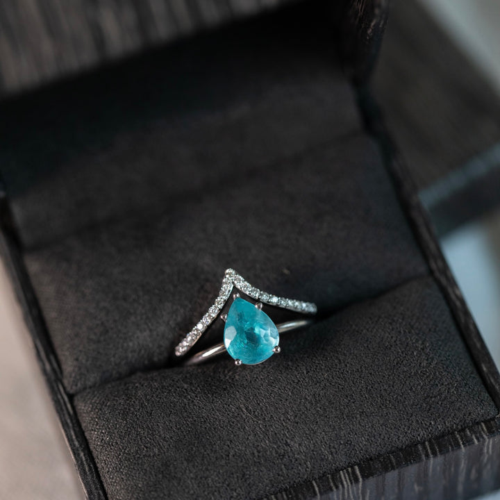 Natural Diamond V Ring in 14 Karat White Gold
