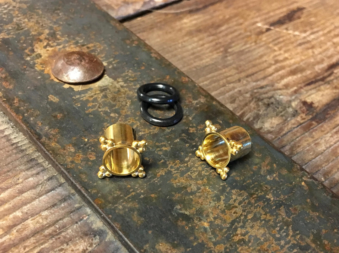 Yellow Gold Compass Rose Gauge Earring